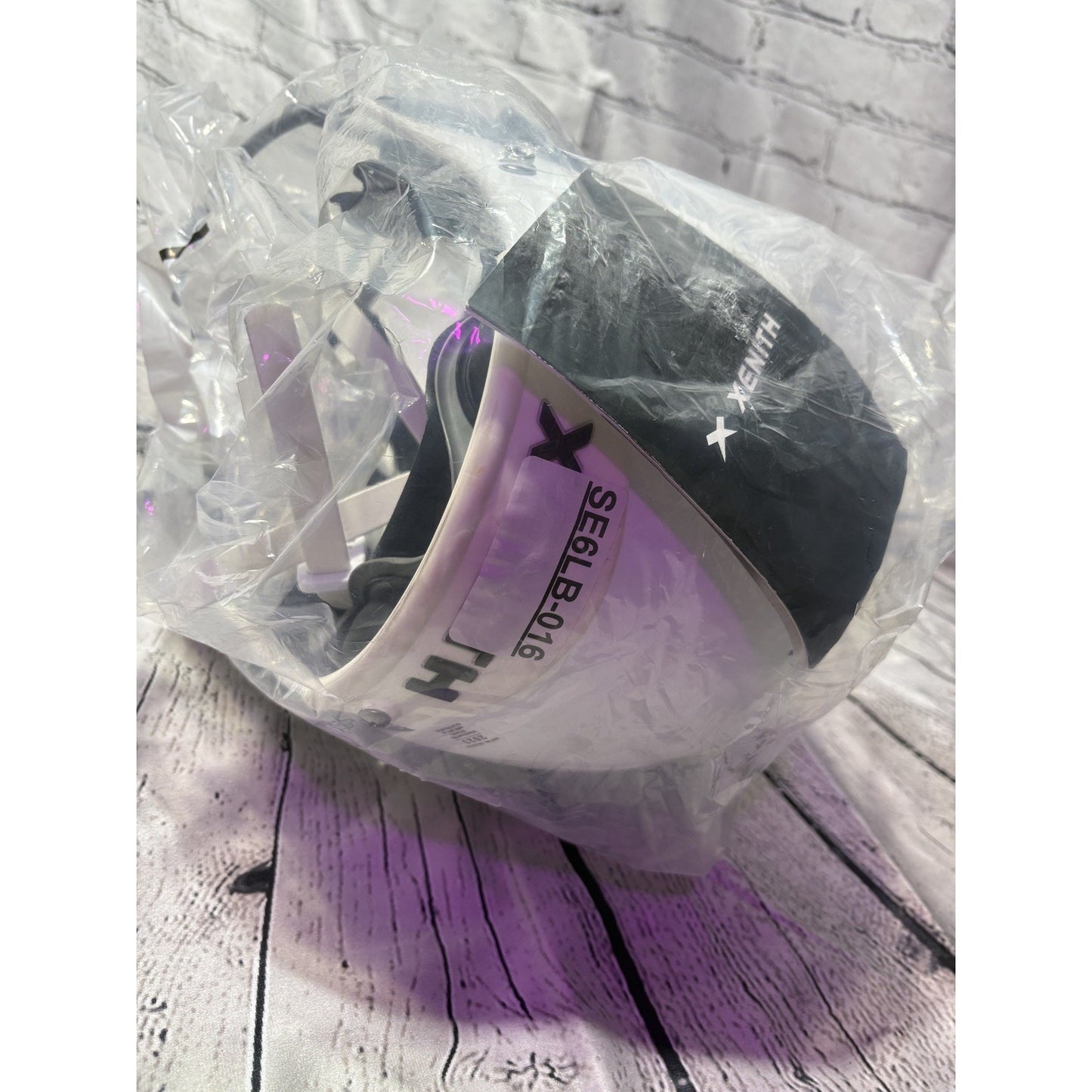 Xenith Standard Fit Youth Football Helmet White with Face Mask X2E+ Medium 2023