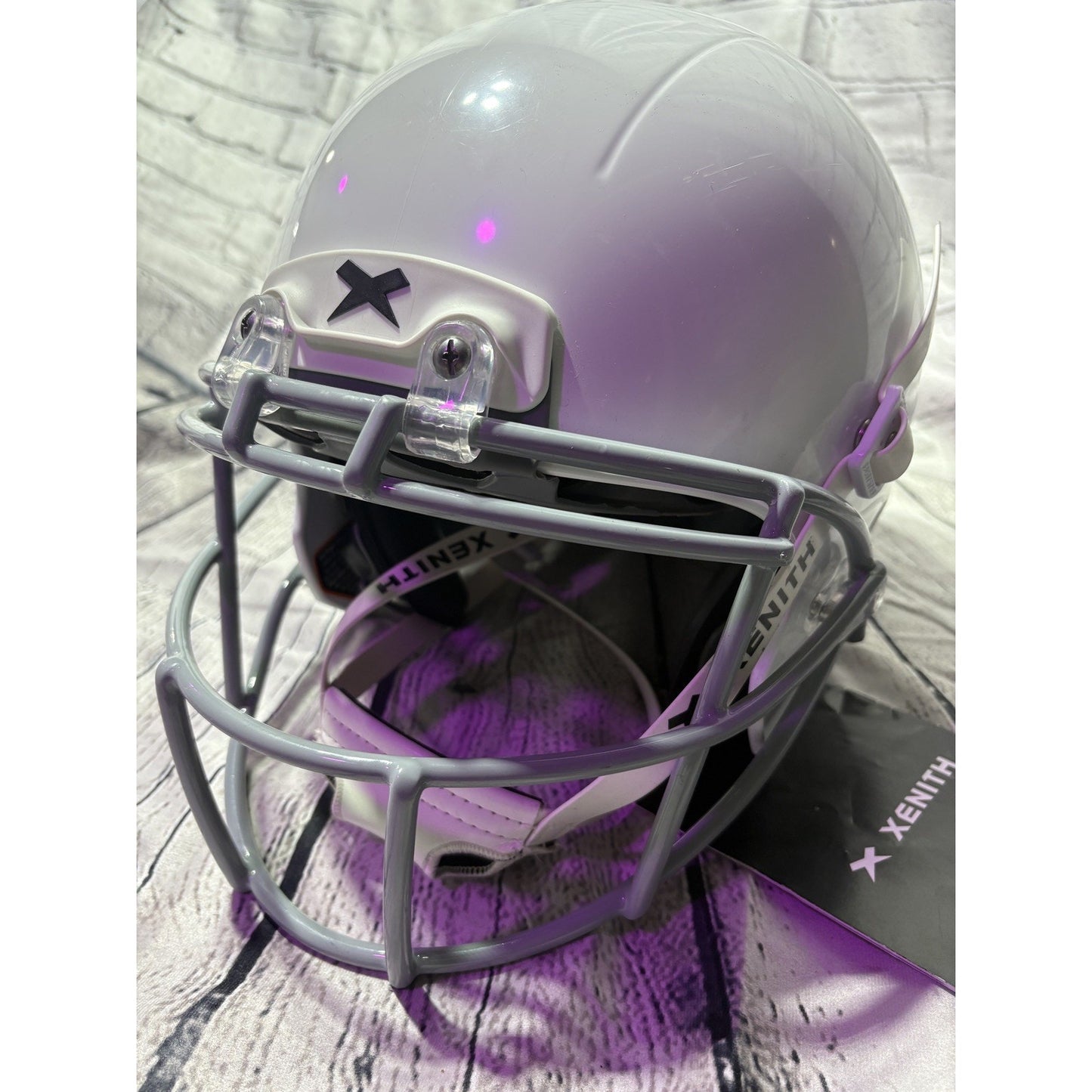 Xenith Standard Fit Youth Football Helmet White with Face Mask X2E+ Medium 2023